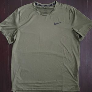 NIKE PRO Dri-Fit Men’s Large Crewneck Green